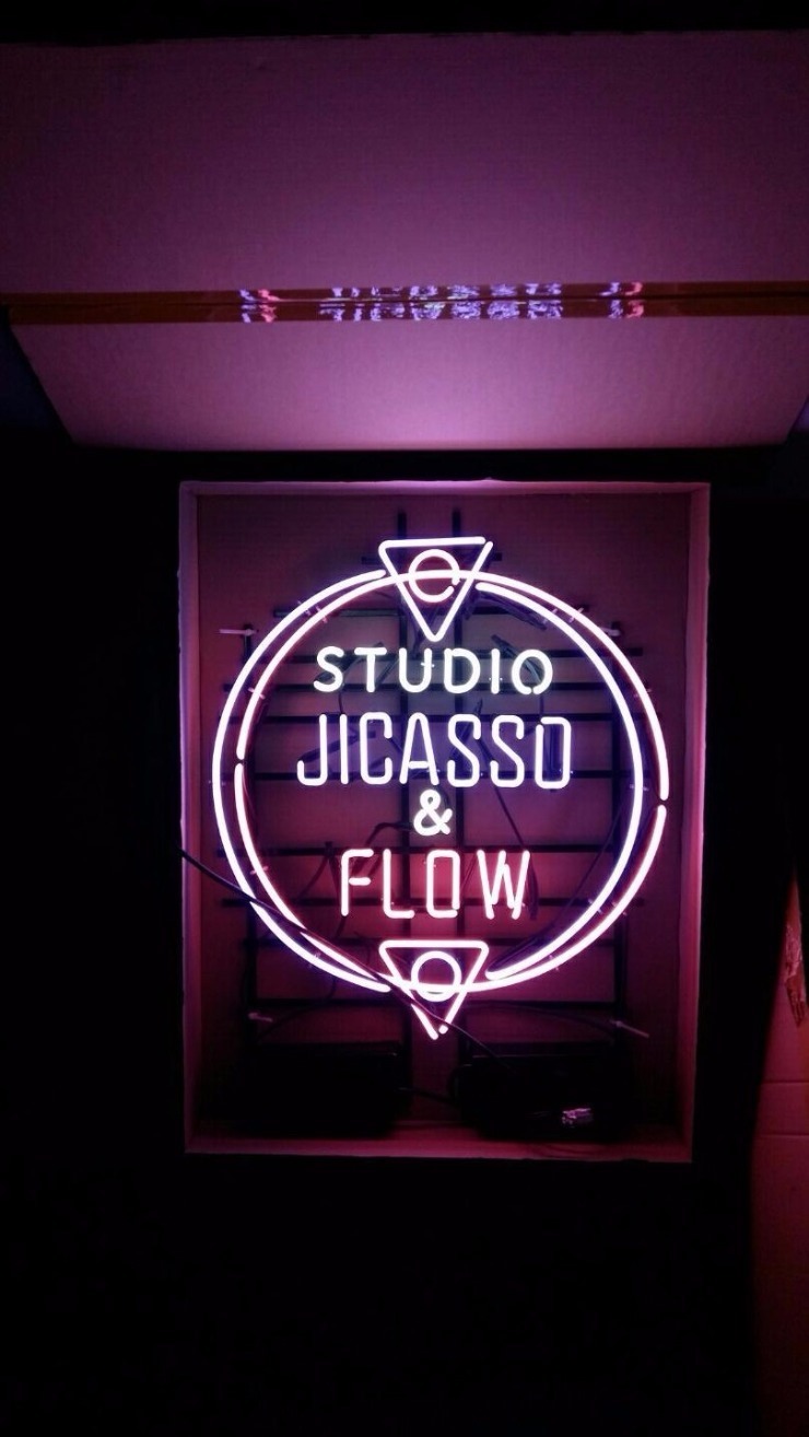 춘천 간판] STUDIO JICASSO & FLOW, 아트네온