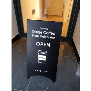 [청담동 간판] GALLERY CAFE LOA 입간판